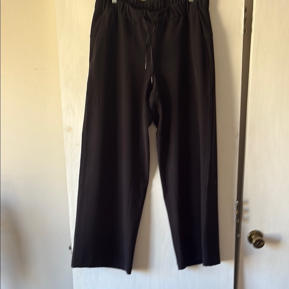 Lululemon On the Fly wide lag Black Pants